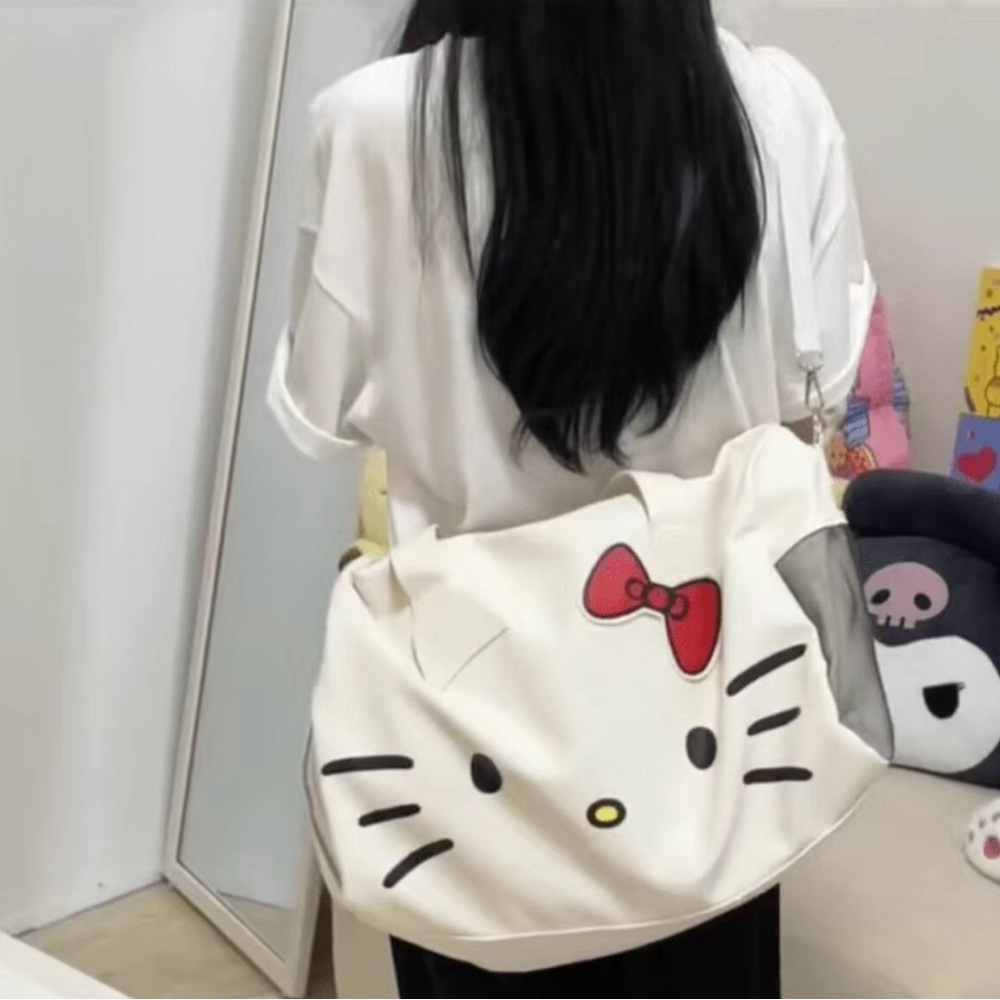 NWT SANRIO HELLO KITTY TRAVEL DUFFEL BAG (still in plastic) - Picture 2 of 7